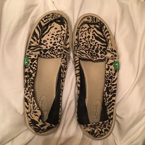 Leopard Sanuks (Black and Tan)